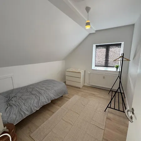 アパート The Snowdrop - New Exclusive 4 Bedroom House, Up To 8 Persons - 155m2 - Free Parking *