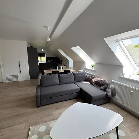 The Snowdrop - New Exclusive 4 Bedroom House, Up To 8 Persons - 155m2 - Free Parking Διαμέρισμα