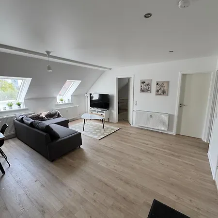 The Snowdrop - New Exclusive 4 Bedroom House, Up To 8 Persons - 155m2 - Free Parking Marslev