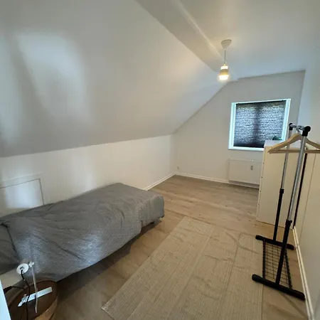 The Snowdrop - New Exclusive 4 Bedroom House, Up To 8 Persons - 155m2 - Free Parking Διαμέρισμα