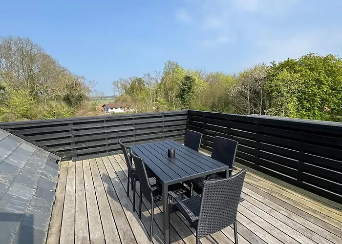 The Snowdrop - New Exclusive 4 Bedroom House, Up To 8 Persons - 155m2 - Free Parking