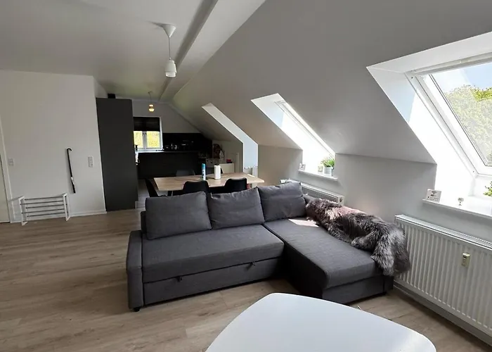 The Snowdrop - New Exclusive 4 Bedroom House, Up To 8 Persons - 155m2 - Free Parking Apartmán